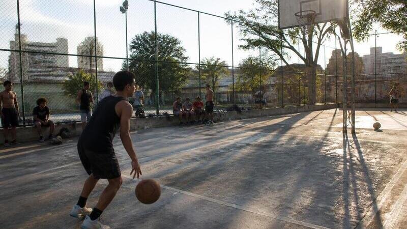 Conversão definitiva da quadra 1 para prática de atividades voltadas ao basquete.