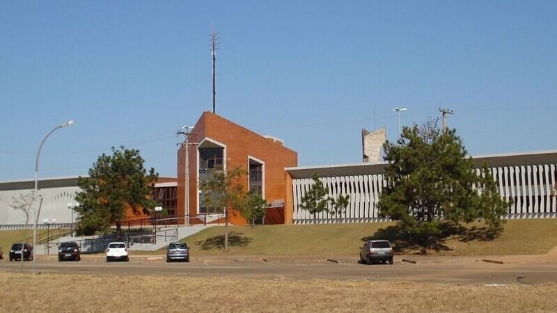Implantar câmeras e redutores de velocidade e melhoria da iluminação Campus Alto Paraopeba