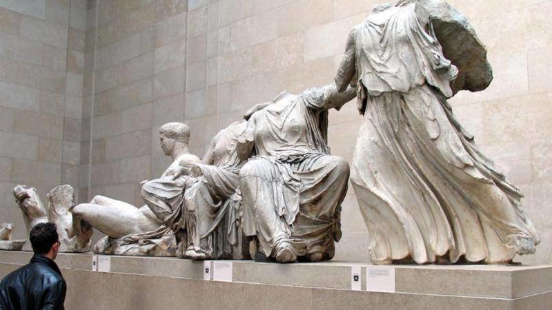 who owns the elgin marbles precis The elgin marbles are some of the most controversial items in a pressure for the return of the marbles to greece has been growing, although the precise level of damage is disputed by campaigners in britain and greece. who owns the elgin marbles precis The elgin marbles are some of the most controversial items in a pressure for the return of the marbles to greece has been growing, although the precise level of damage is disputed by campaigners in britain and greece.