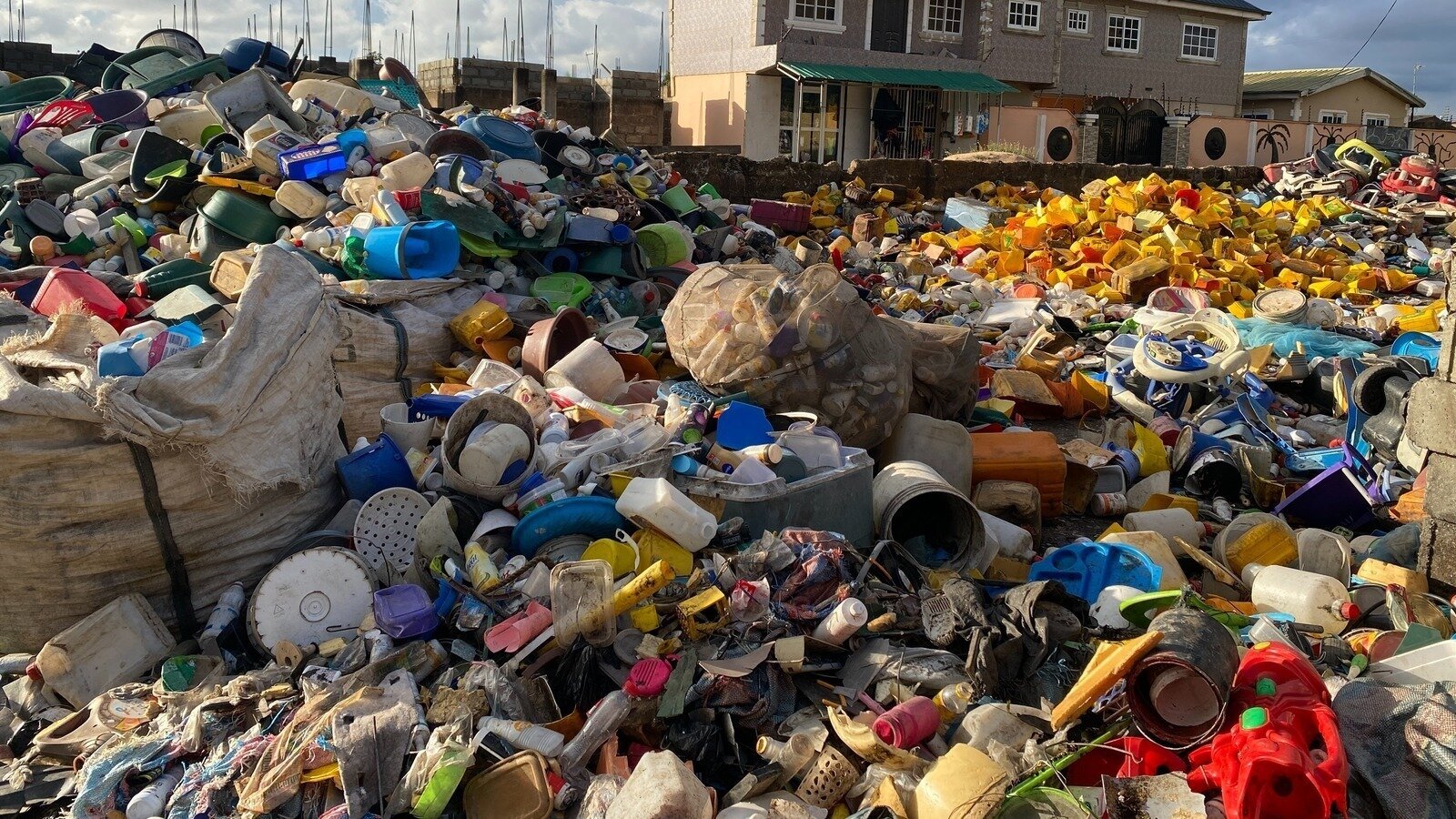 Petition · BAN SINGLEUSE PLASTIC IN GHANA ·