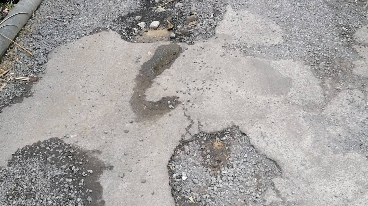 Petition · Urgent Asphaltage tous chemins à Plaine des Roches