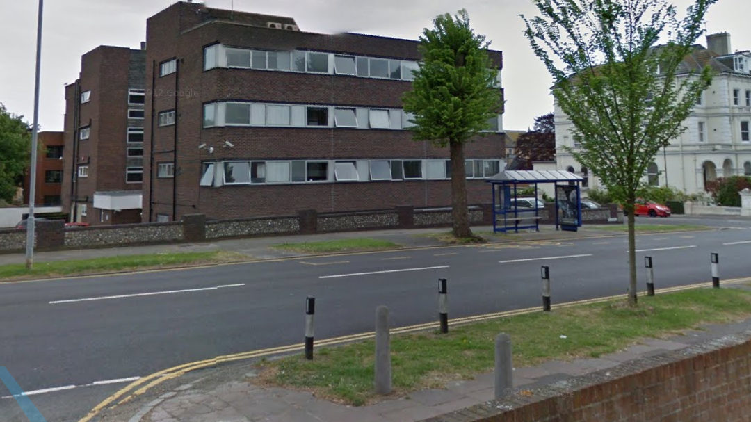 Petition · Install an extra pedestrian crossing at The Avenue in