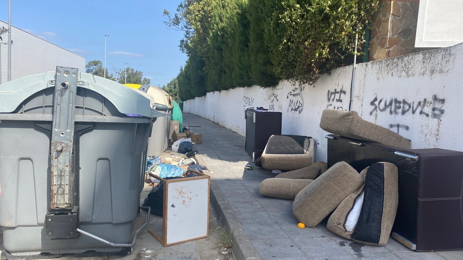 Petición · Solicitar la reubicación de contenedores de basura en ...