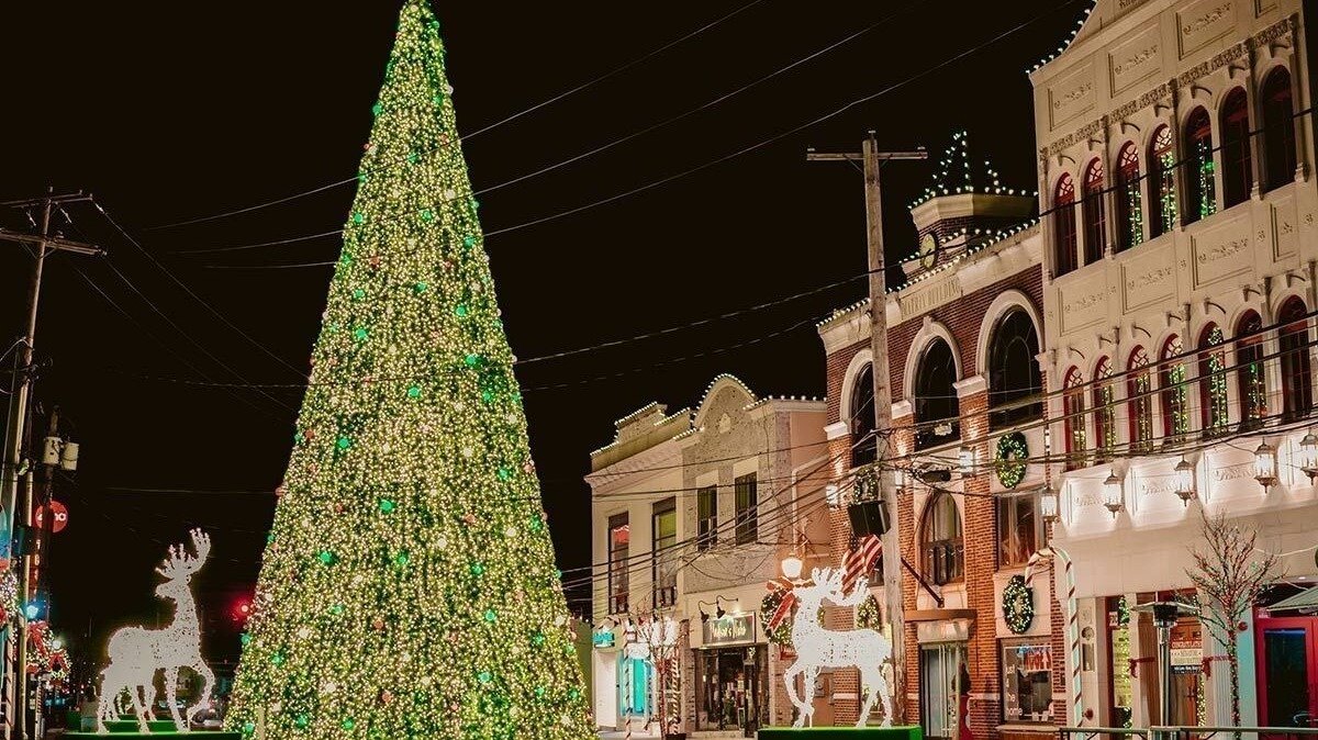 Petition · Bring Back the Huntington Holiday Spectacular Display Tree