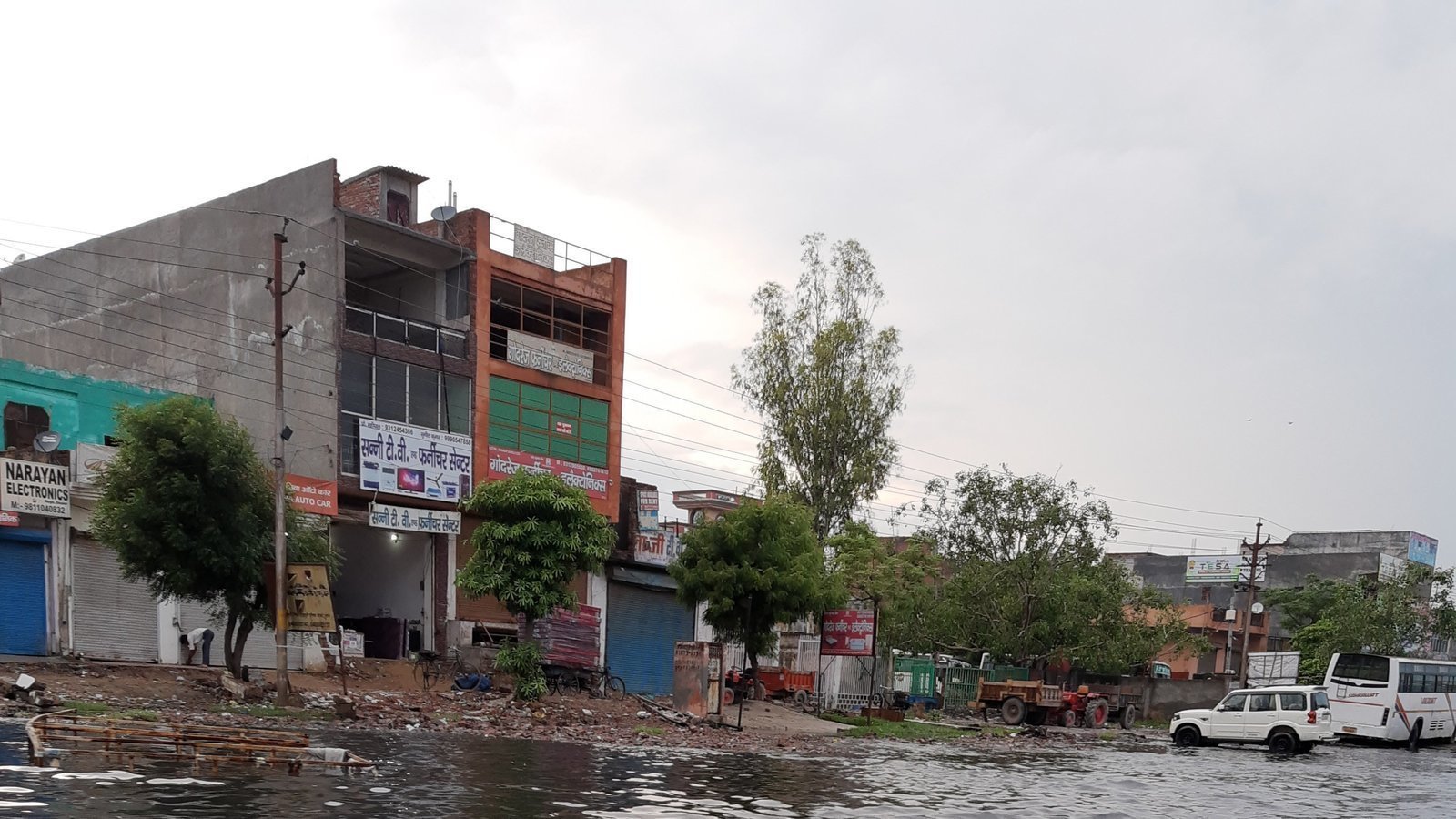 पेटीशन · Construction of Loni Road national Highway 709B and