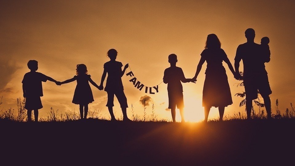 silhouette family photoshoot ideas