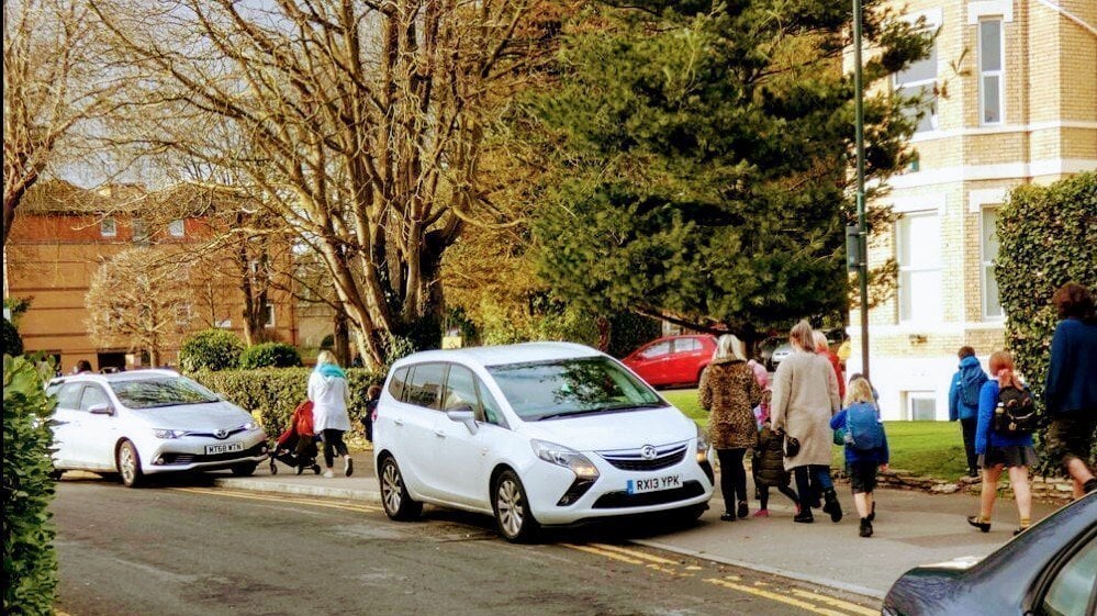 Petition · STOP SCHOOL RUN CARS PARKING ON DOUBLE YELLOWS ·