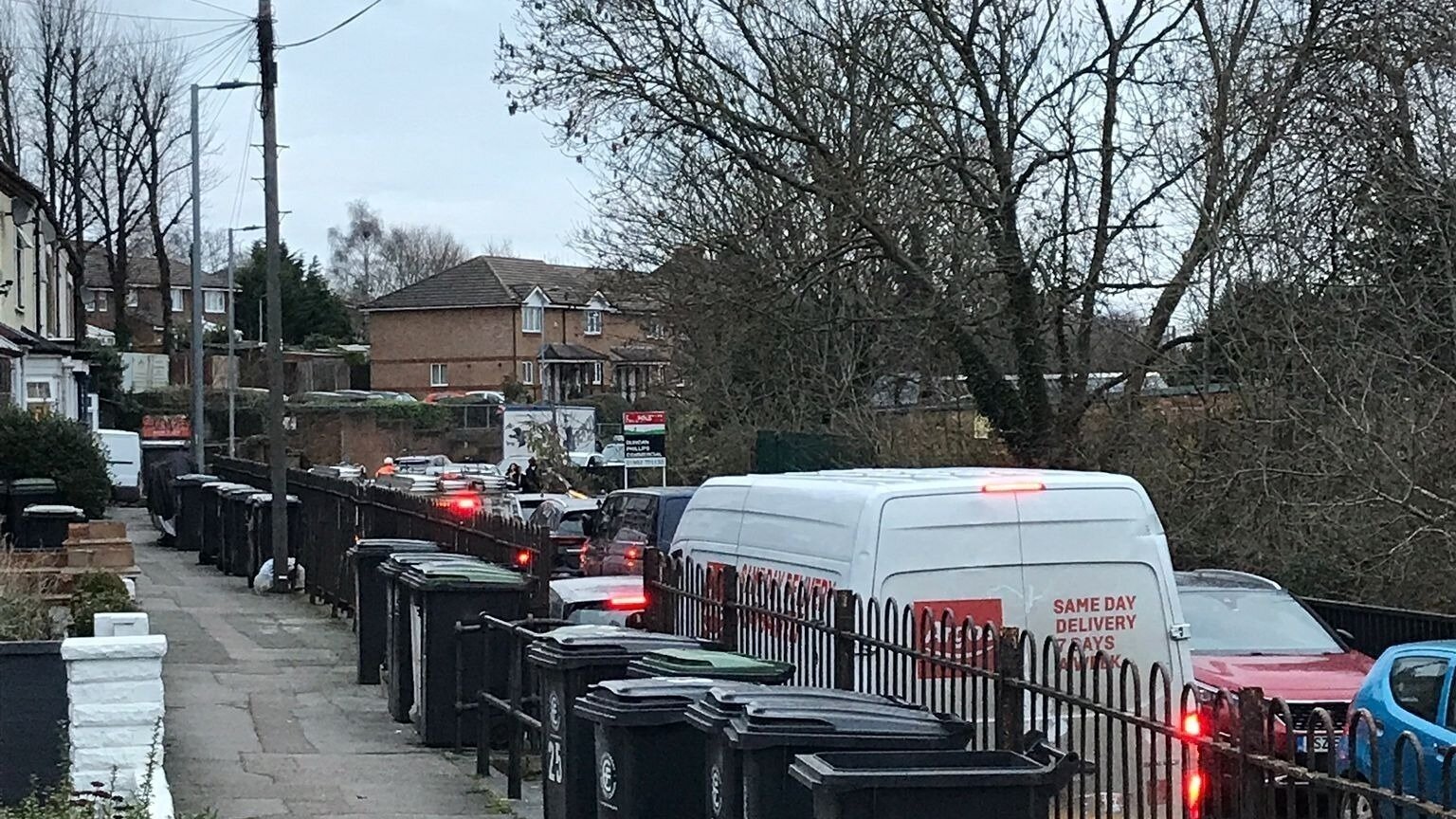 Petition · Help us make Broomstick Hall Road Waltham Abbey a one way road United Kingdom