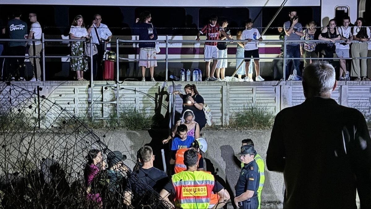 Petición · Exigimos responsabilidades a Renfe, Adif y MITMA por el caos ...