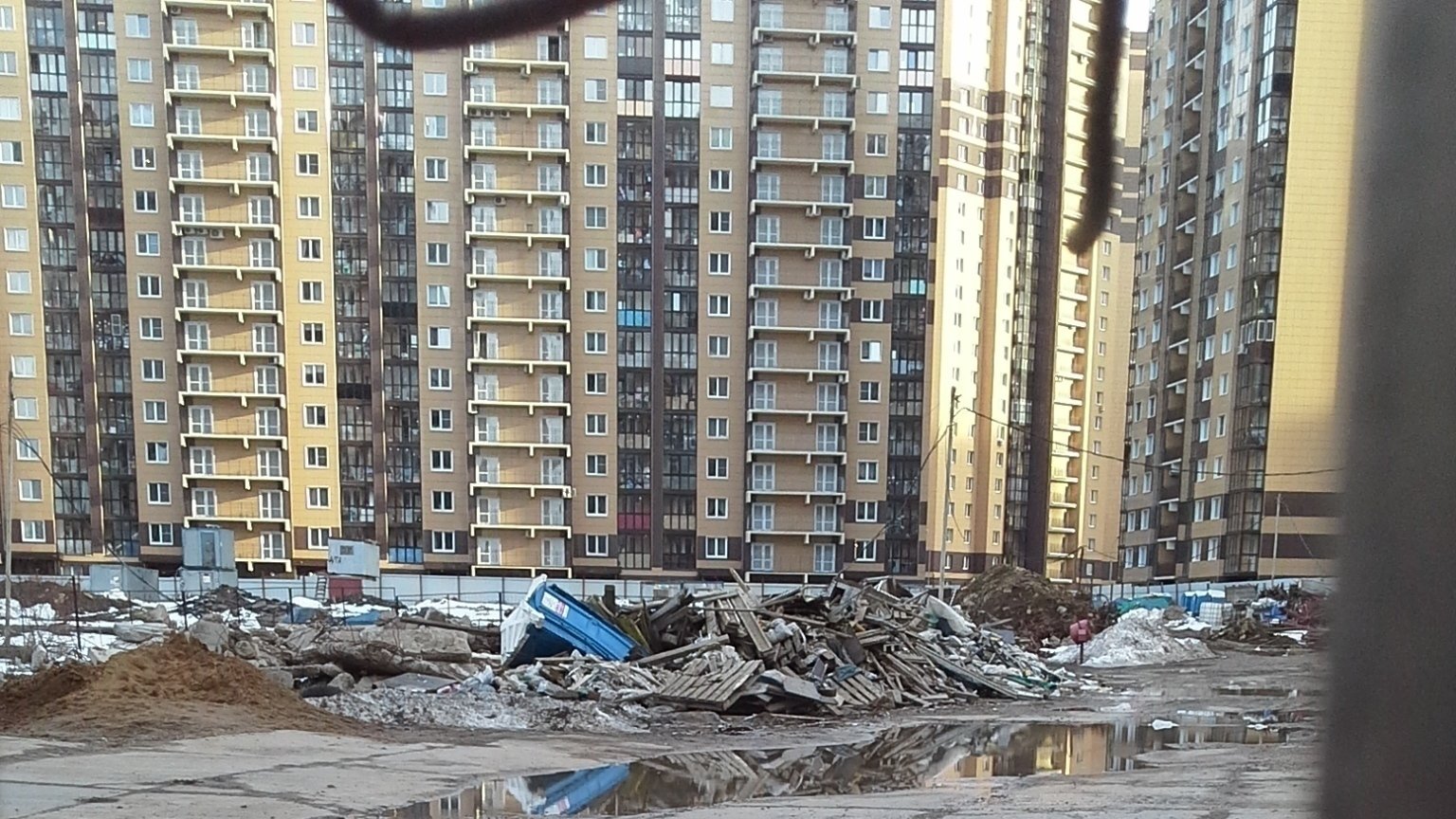 Найдено в реутово. Центральный городской парк новокосино. Реутовский пруд на территории завода. Жк гагарина реутов. Найдено в реутово.