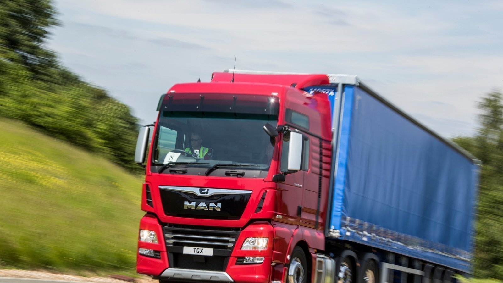 Petition · BAN HGVs FROM DRIVING ON WOODVALE ROAD, EGLINTON NOW!!! ·