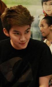 Petition We Want Yes Or No 3 Movie Thai We Want Tina Jittaleela And Aom Sucharat As Protagonists Again Change Org