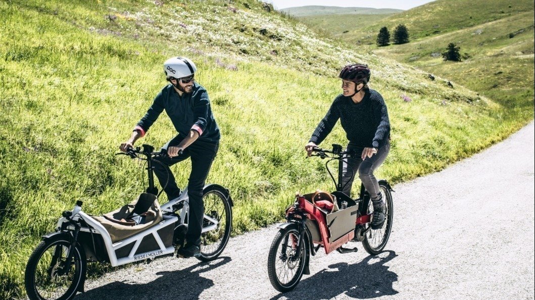 VOYAGER EN TRAIN AVEC SON V LO visual data 3