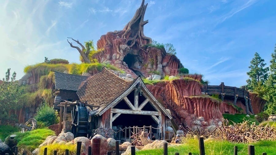 Petition · Keep splash mountain the way it is United States ·