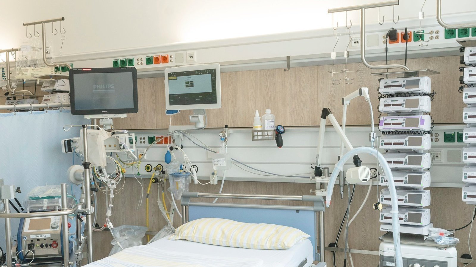 Petition · Oxygen/Ventilator beds availability in Hospitals India