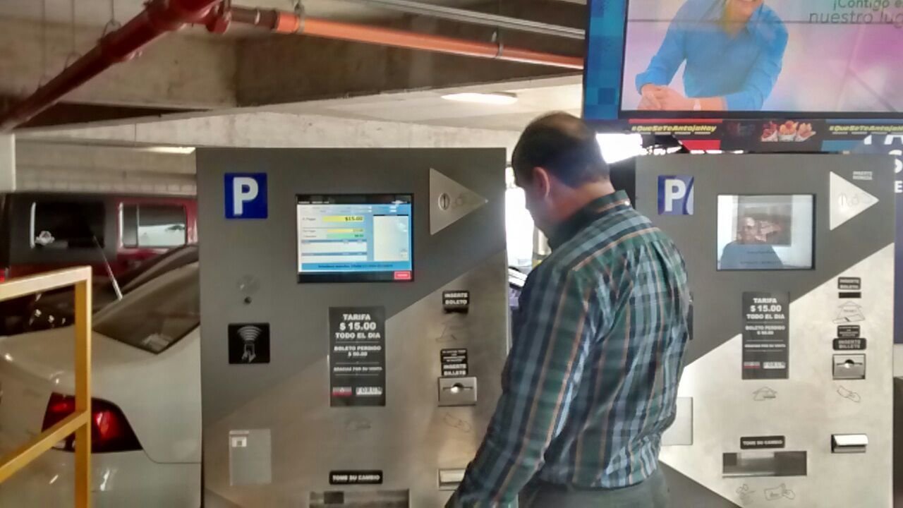 Petición · No al pago de estacionamientos en centros comerciales y
