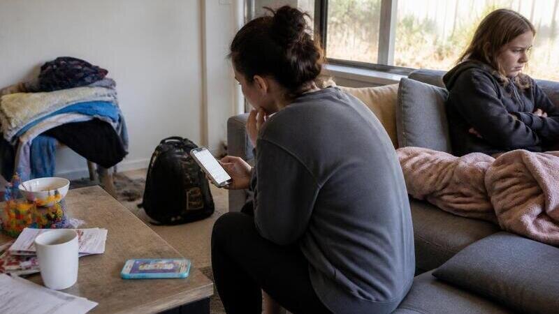 Protect Australian children from premature smartphone exposure