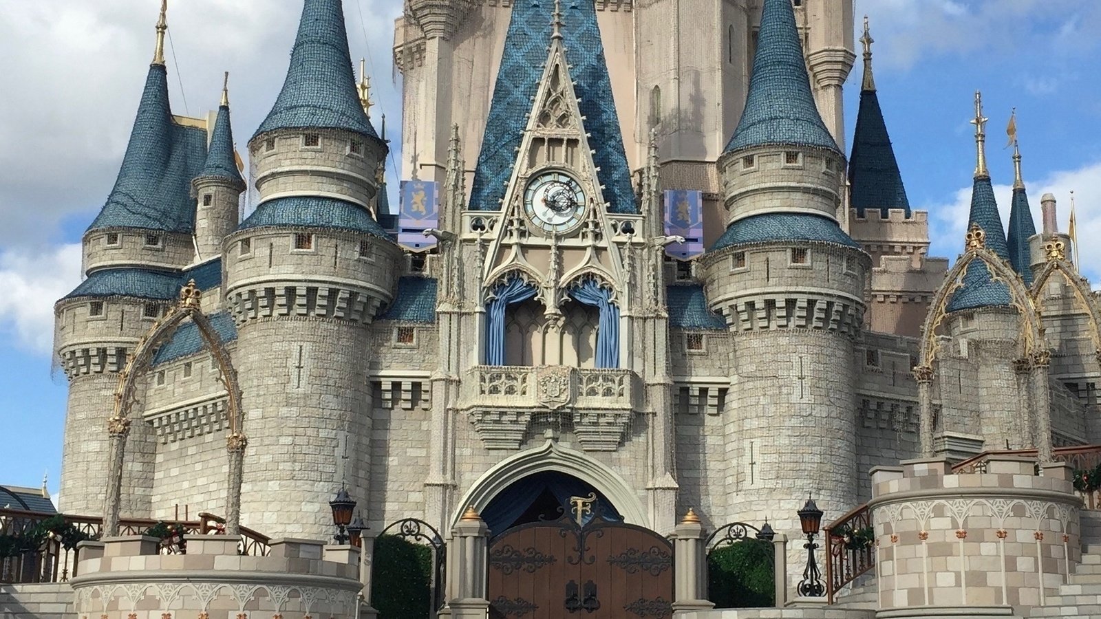 Petition · Repaint Walt Disney World Cinderella Castle back to original