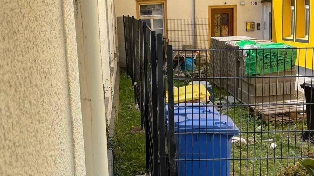 Petition · Der Zaun muss weg vor meinem Fenster Hellenthal, Deutschland ·