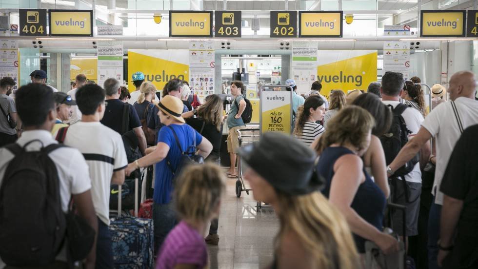 Topic · Vueling · Change.org