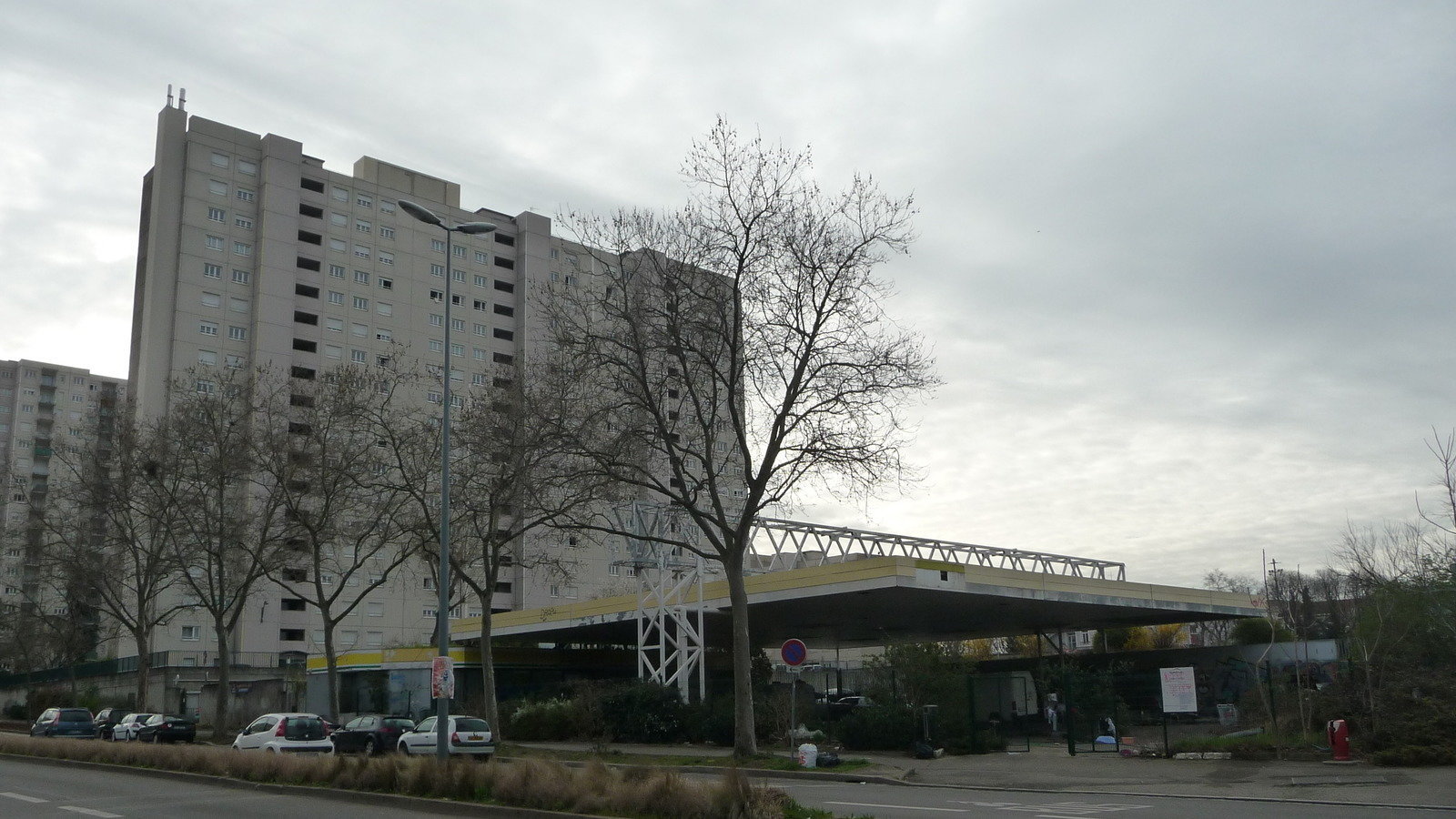 Pétition · Quartier du MOULIN A VENT, huitième arrondissement de Lyon NON à l’accumulation des