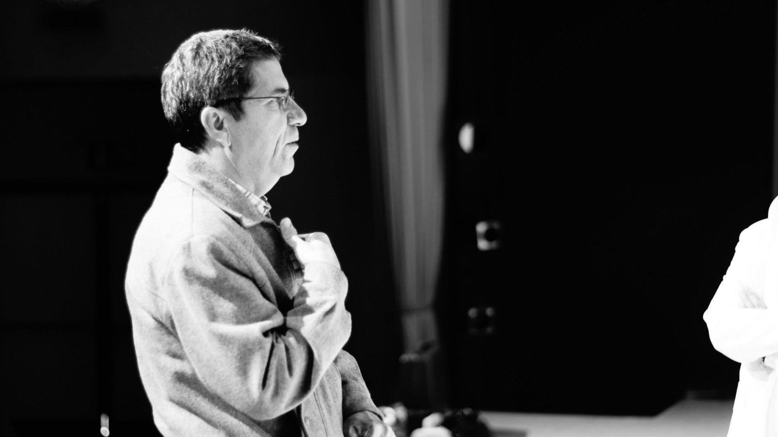 Petición · Propuesta de nombre para el Teatro Universitario Dr. Angel