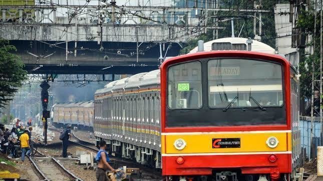 KRL siap tembus Sukabumi dan Cikampek, elektrifikasi dimulai tahun depan