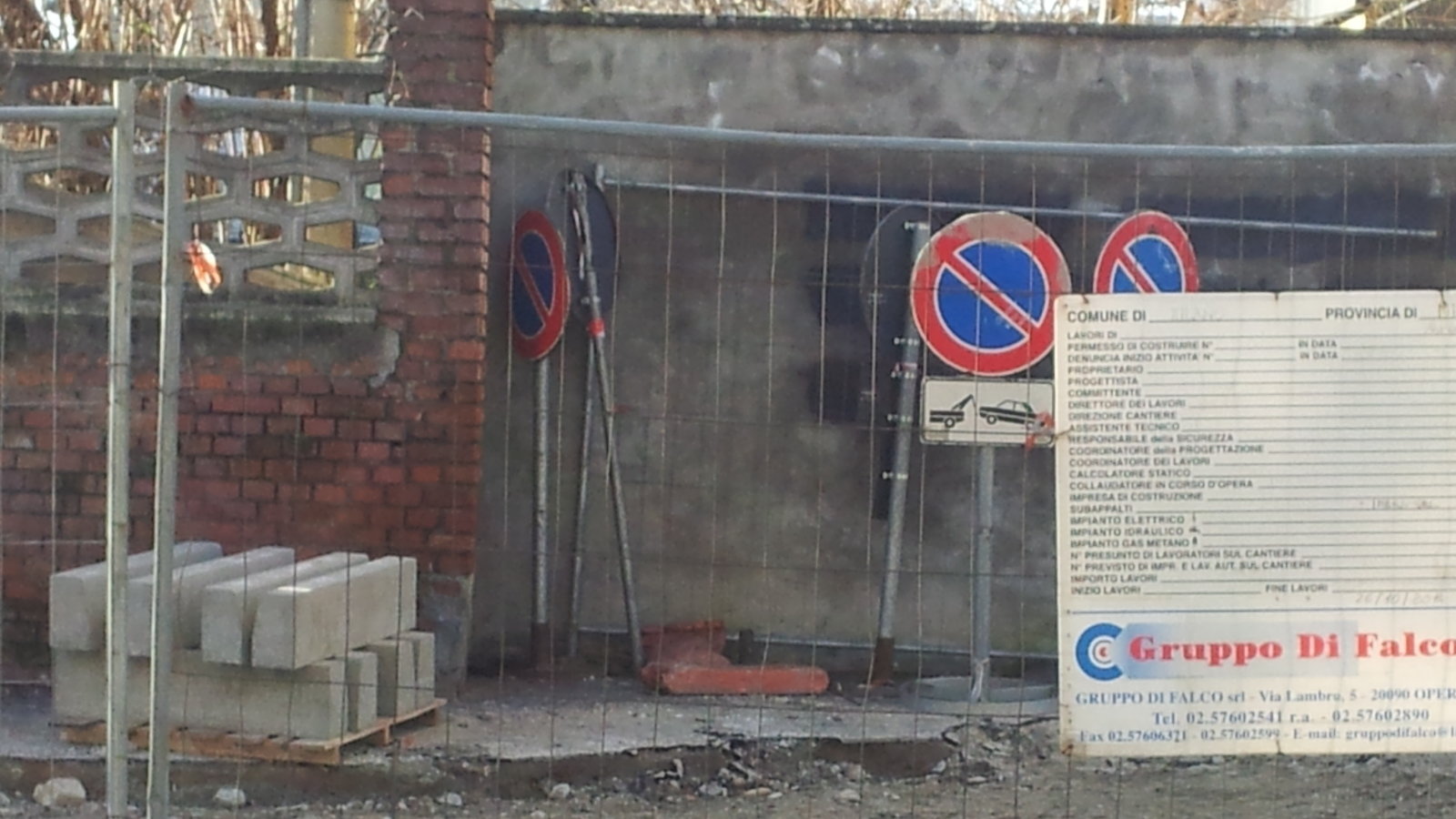 Petizione · Riqualifica veramente la Via Varesina Italia ·