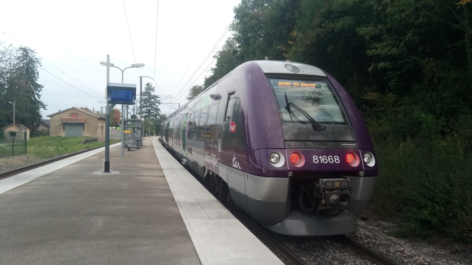 Pétition · Sauvons la ligne Bourg en Bresse Lyon · Pétition · Sauvons la ligne Bourg en Bresse Lyon ·