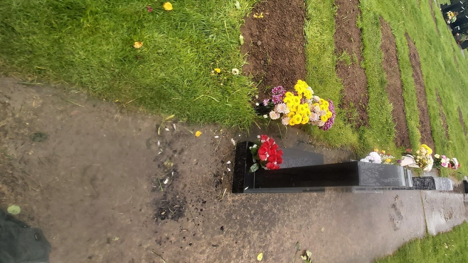 Petition · To be able to place flowers on loved ones graves in memory United Kingdom ·