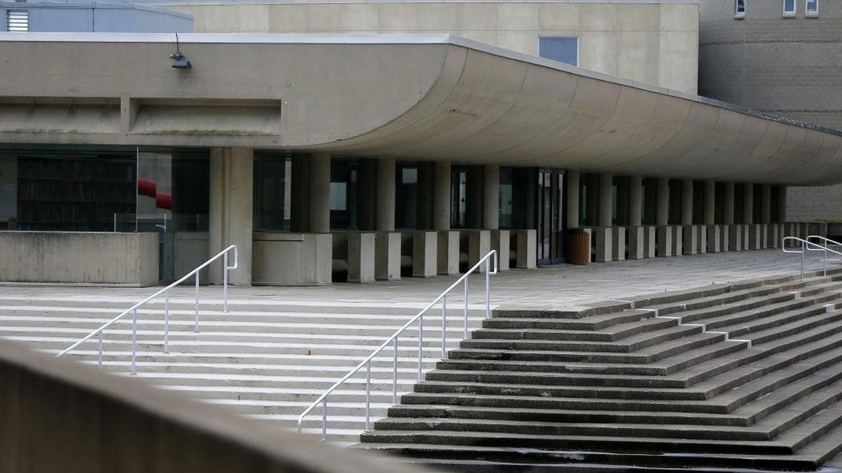 Petition · Extend The Hours of Reed Library ·